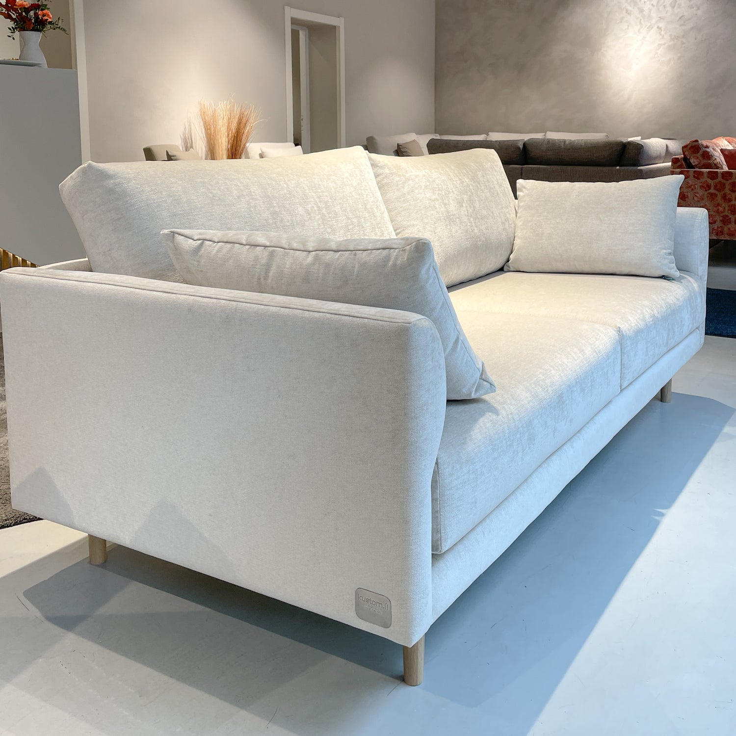 Muotka-sohva Eros 56 Natural -kankaalla.