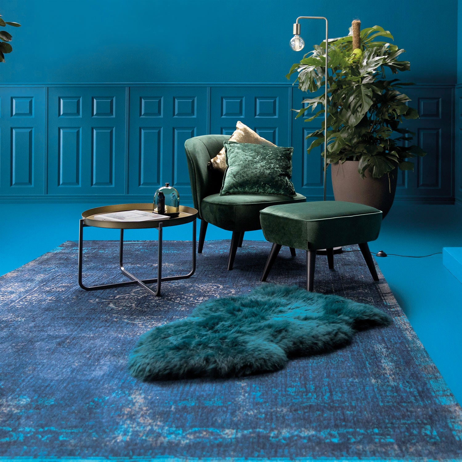 Louis de Poortere Fading World Collection Medallion
