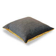 Ode Collection Honeycomb Gold -sisustustyyny, harmaa Velour Grey päällä.