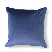 Velvet Ocean Blue -sisustustyyny, koko 43 x 43 cm.